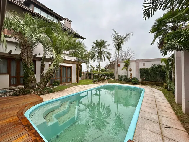 Casa com 4 dormitórios