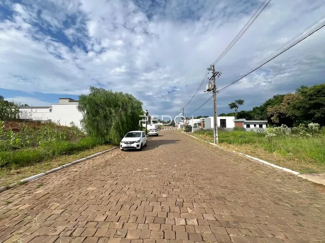 Vista da rua de acesso a uma propriedade em Lajeado, Brasil.