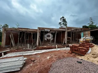 Vista externa de uma estrutura residencial em construção em Lajeado.