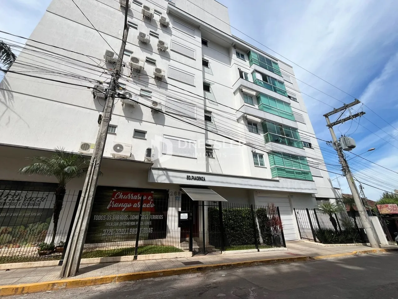 Fachada de um prédio residencial em Lajeado, Brasil.