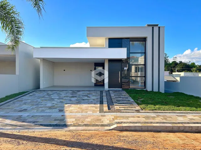 Fachada moderna de uma casa em Lajeado, Brasil.