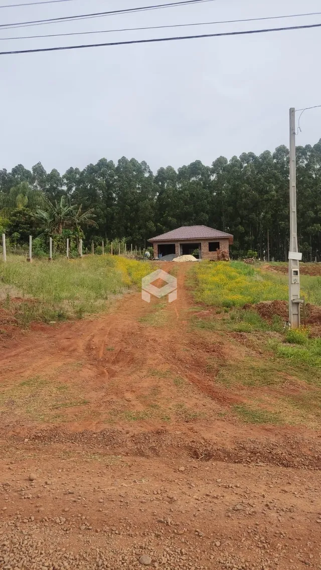 Vista da estrada de terra em uma propriedade rural no Lajeado, Brasil.