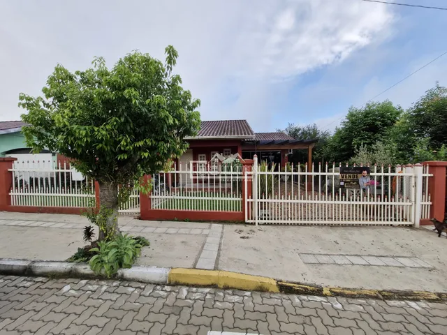 Casa com 2 dormitórios