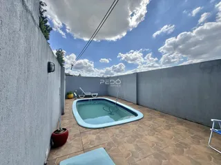 Foto da piscina externa de uma propriedade em Lajeado.