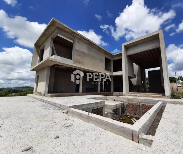 Casa com 4 dormitórios