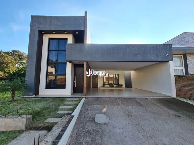 Fachada moderna de uma residência em Lajeado, Brasil.