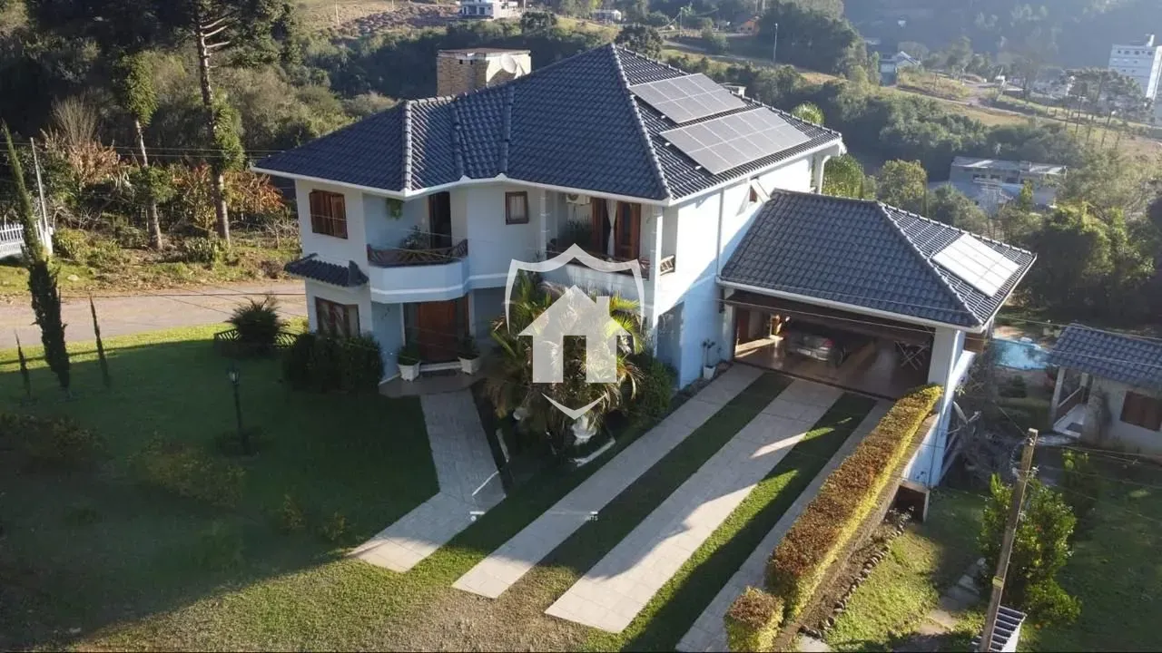 Casa com 4 dormitórios, foto 1