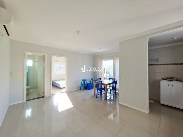 Apartamento com 1 dormitório, foto 2
