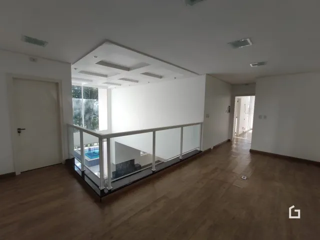 Casa com 4 dormitórios, foto 1