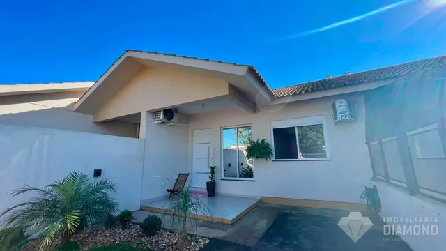 Casa geminada com 2 dormitórios