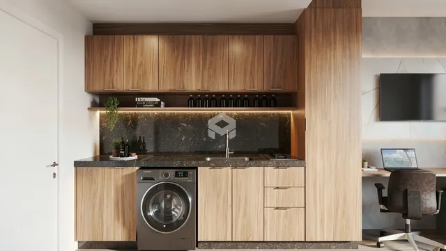 Cozinha moderna com armários de madeira e bancada escura.
