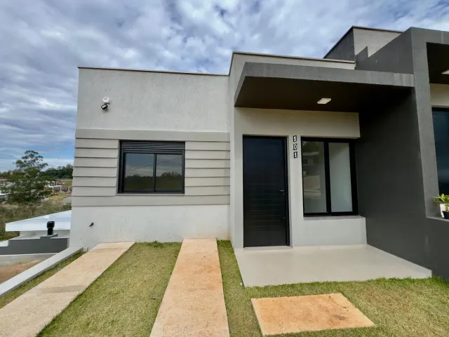 Casa geminada com 2 dormitórios