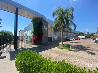 Vista externa de uma propriedade em Lajeado, Brasil com área externa pavimentada.
