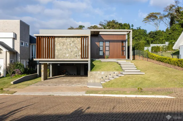 Casa com 3 dormitórios