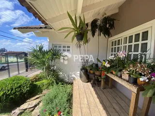 Casa com 4 dormitórios, foto 1