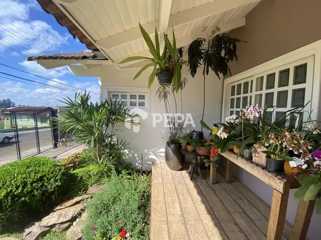 Casa com 4 dormitórios