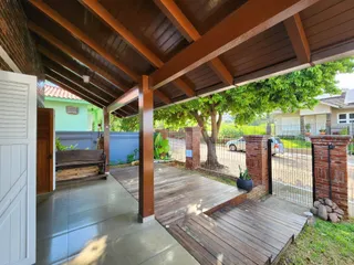 Casa com 4 dormitórios, foto 1