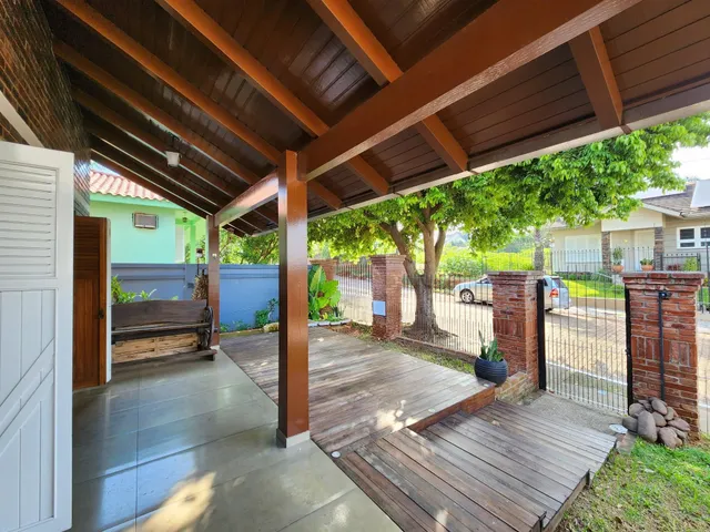 Casa com 4 dormitórios