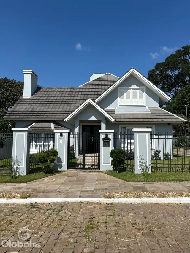 Casa com 4 dormitórios