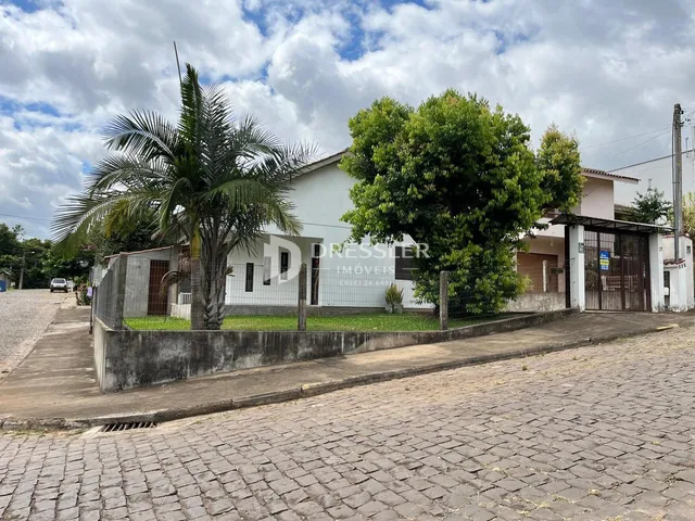Casa com 4 dormitórios