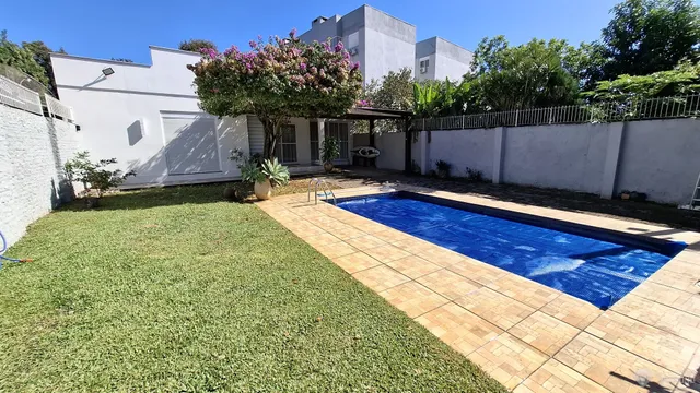 Casa com 3 dormitórios
