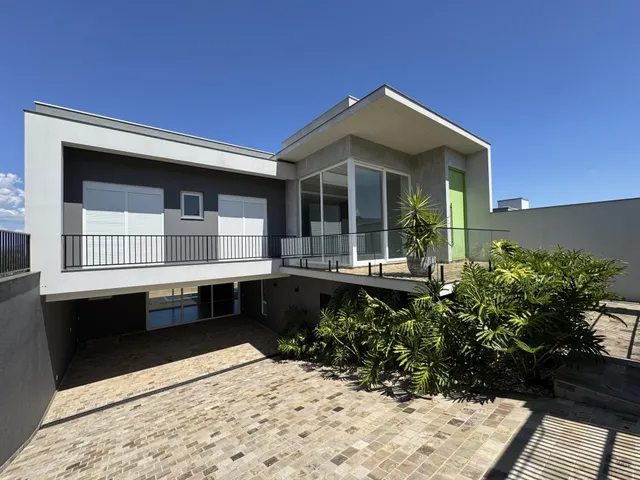 Casa com 3 dormitórios