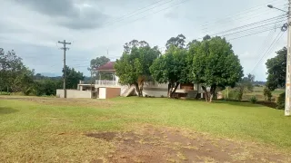 Casa com 4 dormitórios, foto 1