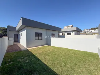Fachada de uma residência moderna em Lajeado, Brasil.