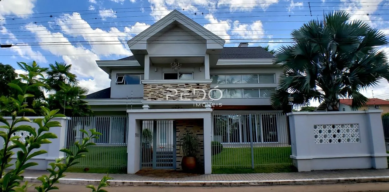 Casa com 4 dormitórios, foto 1