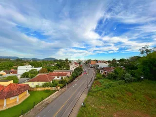 Vista aérea de uma rua residencial em Lajeado, Brasil.
