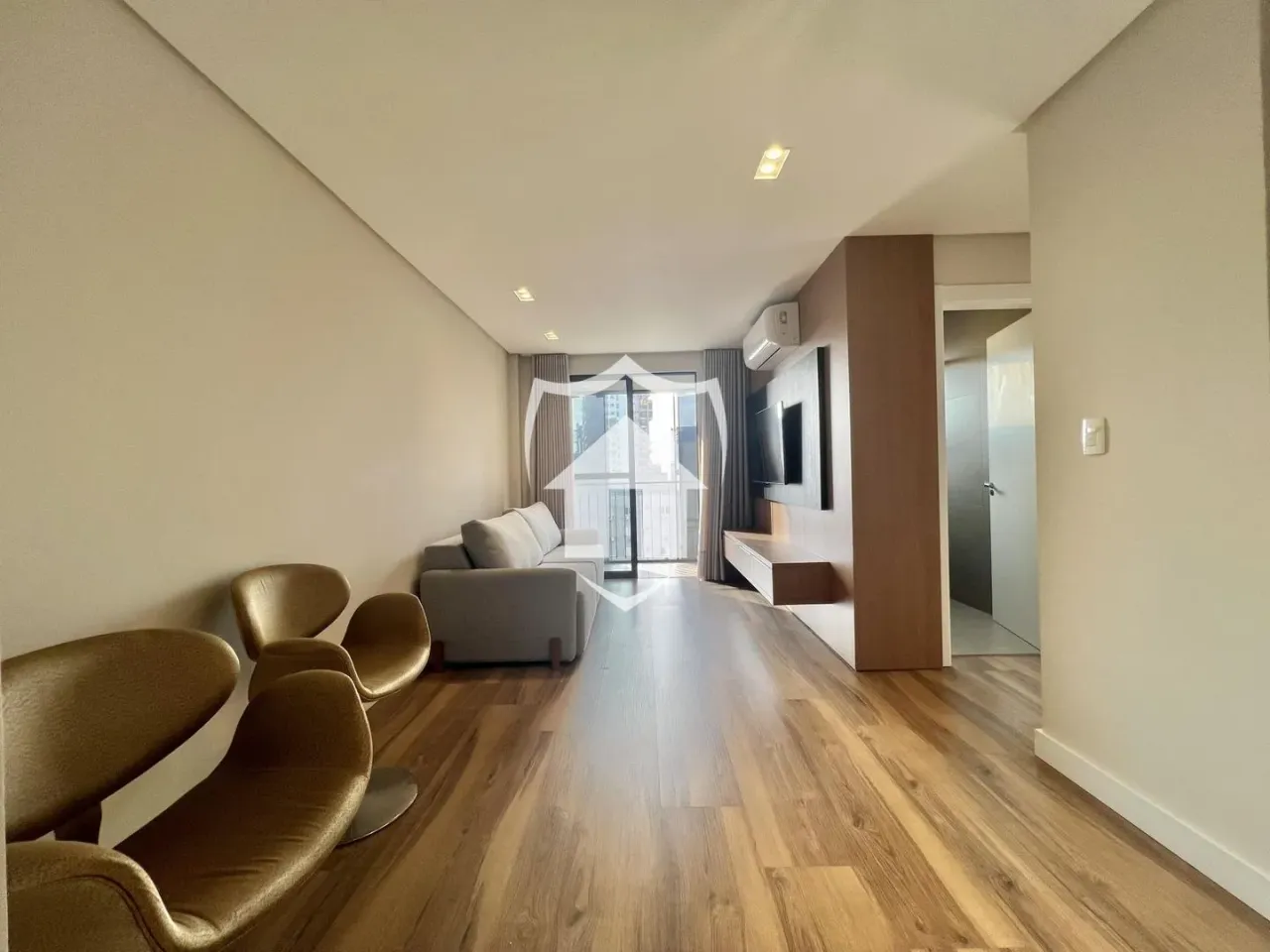 Apartamento com 2 dormitórios, foto 1