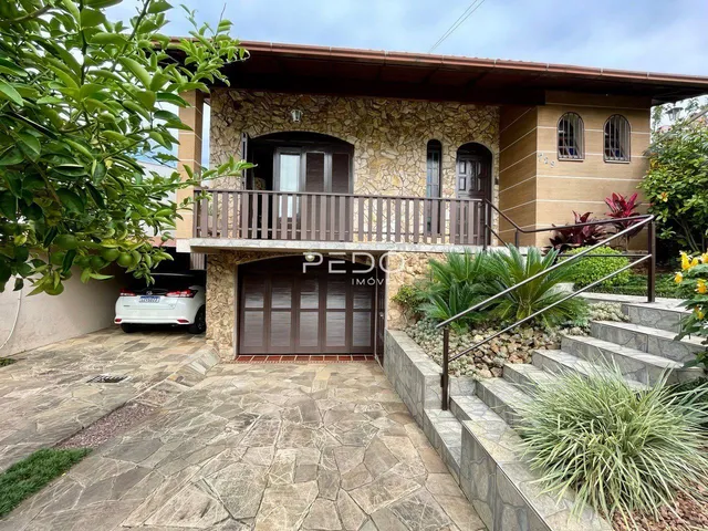 Casa com 3 dormitórios