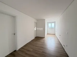 Vista do corredor interno de um imóvel em Lajeado, Brasil.