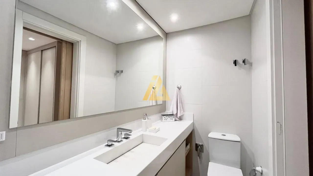 Apartamento com 4 dormitórios, foto 1