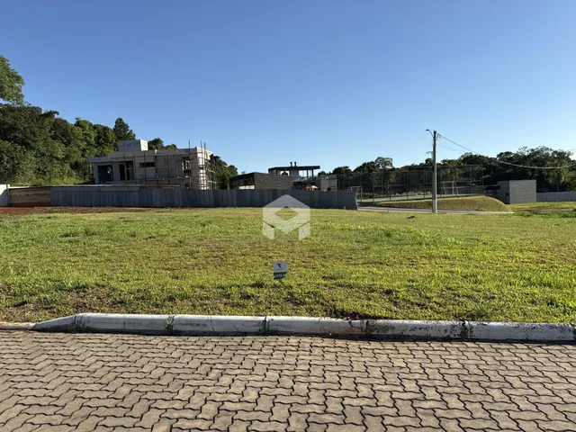 Vista externa de um terreno com construção em Lajeado, Brasil.