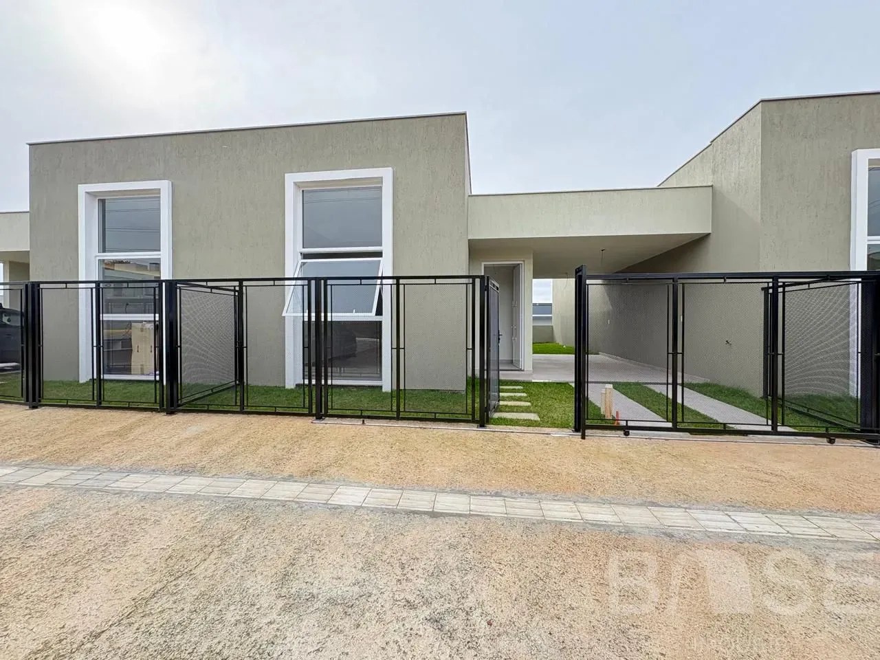 Casa geminada com 3 dormitórios, foto 1