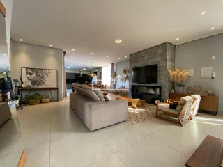 Casa com 4 dormitórios, foto 2