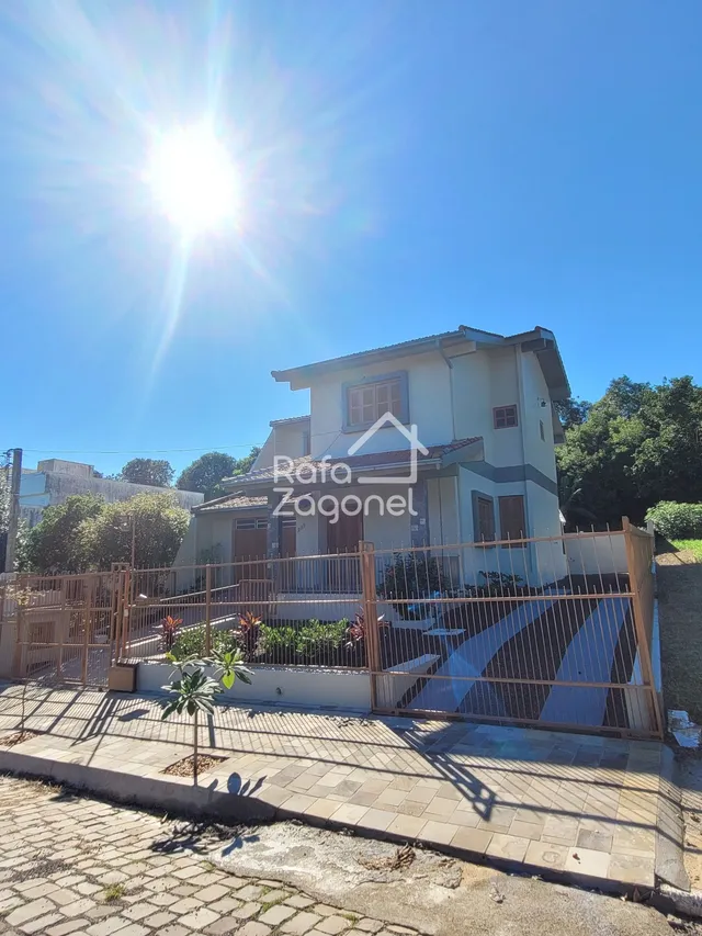 Casa com 4 dormitórios