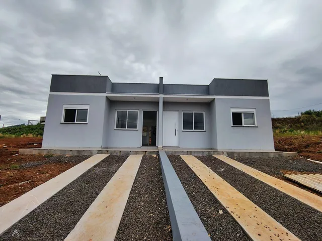 Casa geminada com 2 dormitórios