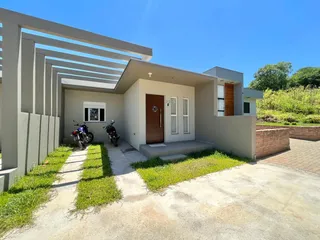 Casa geminada com 2 dormitórios, foto 1