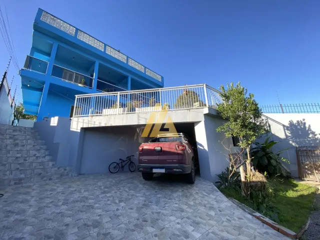 Casa com 4 dormitórios