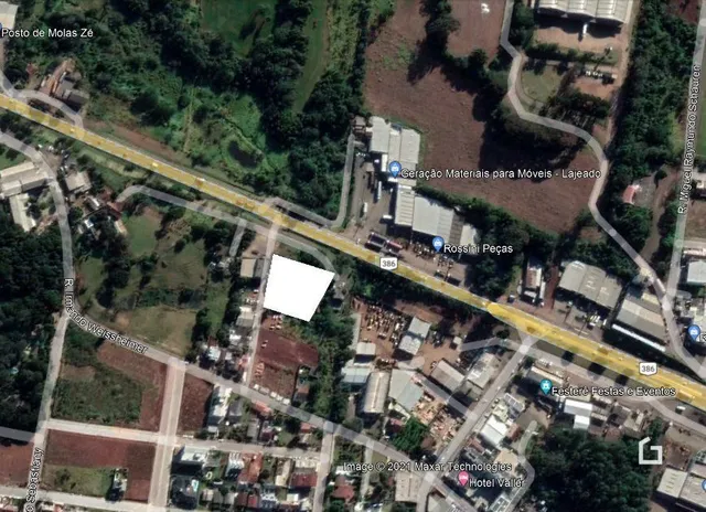 Vista aérea de uma propriedade em Lajeado, Brasil, mostrando a área circundante.