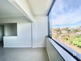 Vista interna de uma parede e janela de um imóvel em Lajeado.