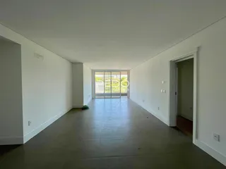 Corredor interno de uma residência em Lajeado.