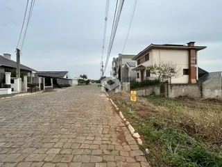 Vista da rua com casas em Lajeado, Brasil.