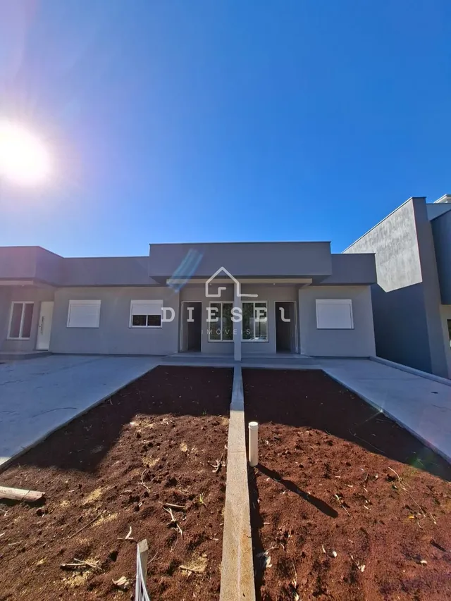 Casa geminada com 2 dormitórios