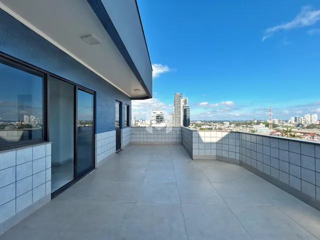 Vista da varanda de um imóvel em Lajeado, Brasil, com vista para a paisagem urbana.