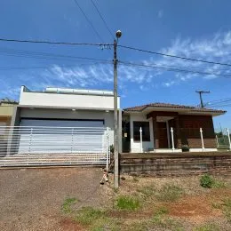 Foto da fachada de uma residência em Lajeado, Brasil.