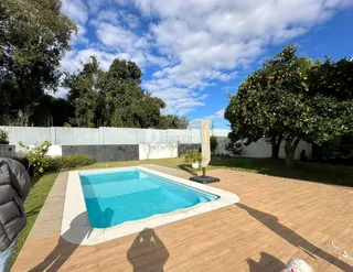 Foto de uma piscina e área externa em Lajeado, Brasil.