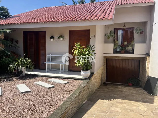 Casa com 3 dormitórios